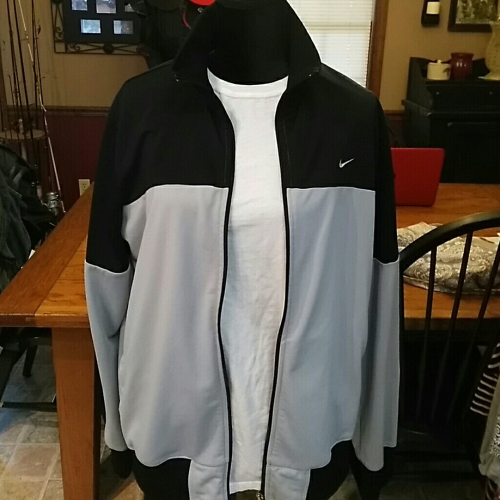 Mens/womens Nike athletic jacket